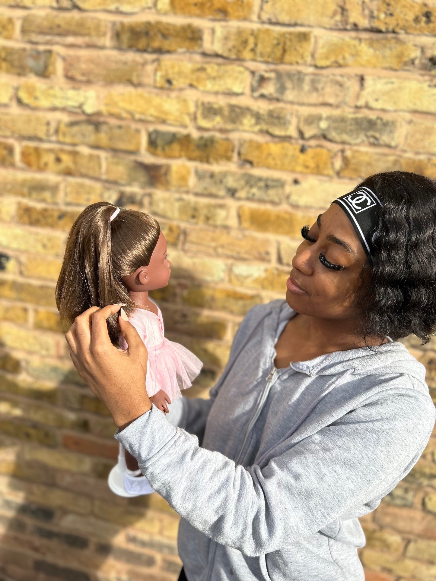 Belle & Tabby ibeji omolankidi