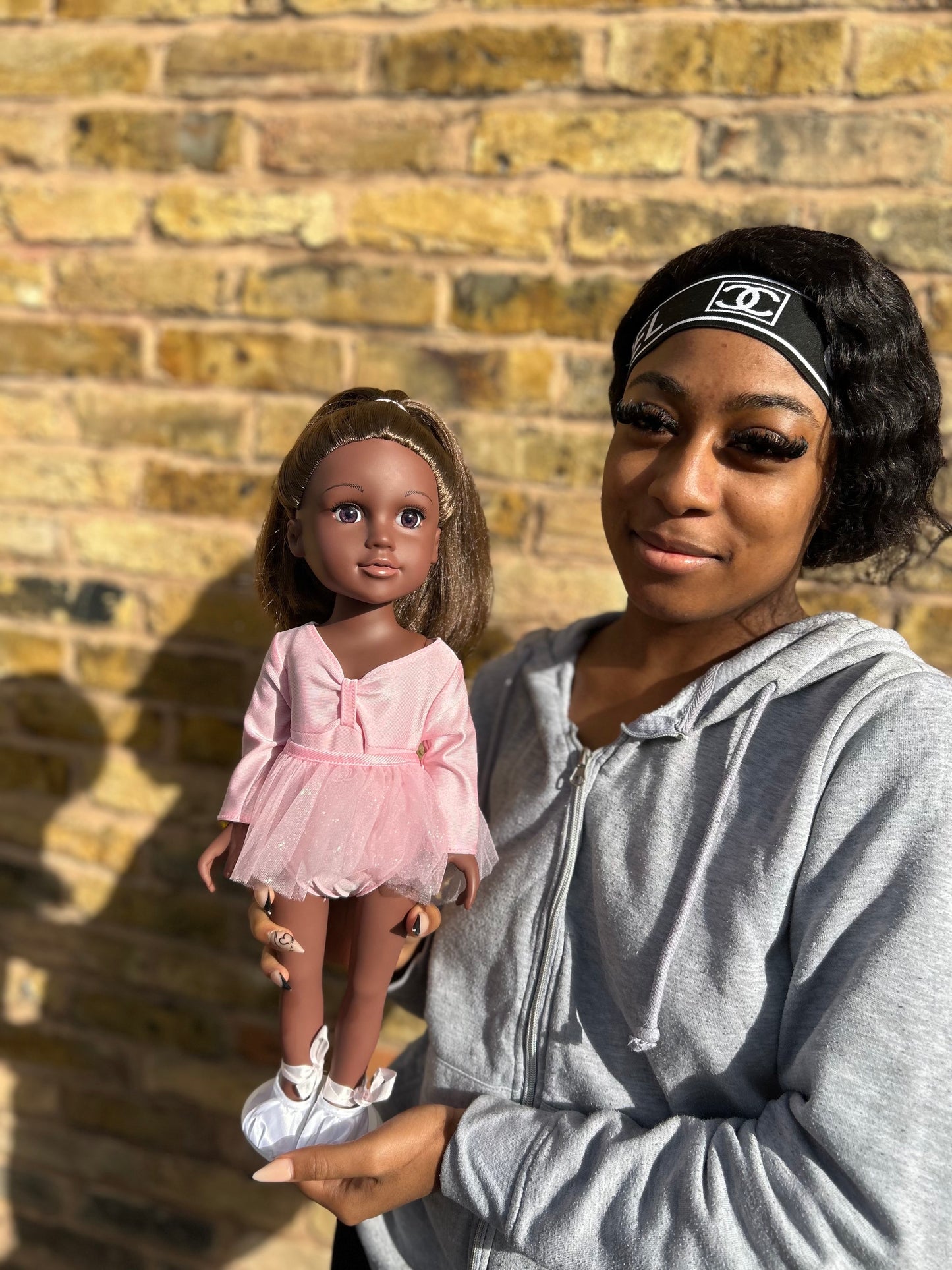 Belle & Tabby ibeji omolankidi